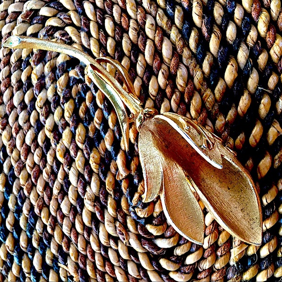 Golden Bud Unfolding Pin 60s by Coro